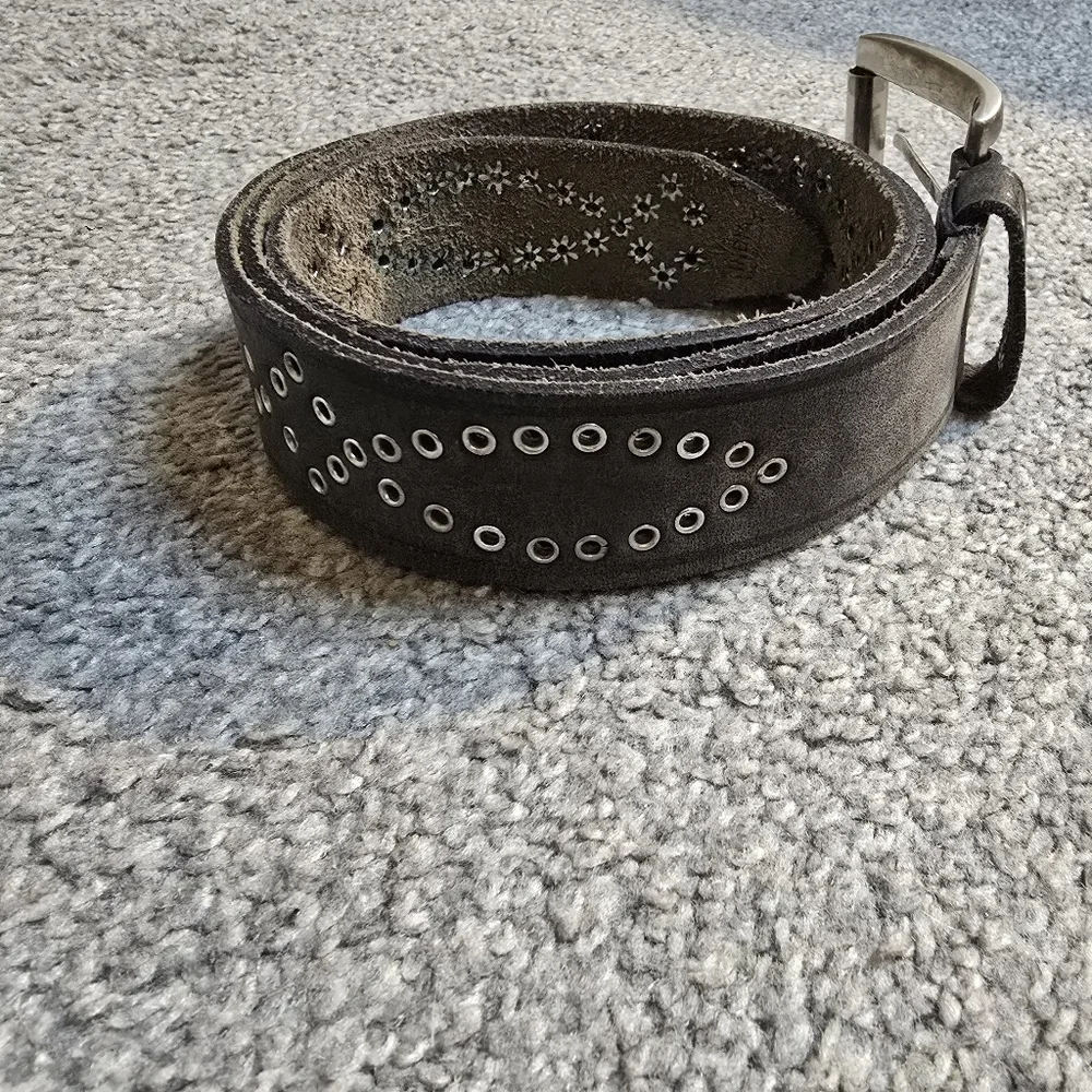 Steve Madden Leather Rivet Women's Belt Western Cowgirl Rodeo Festival - Picture 2 of 6